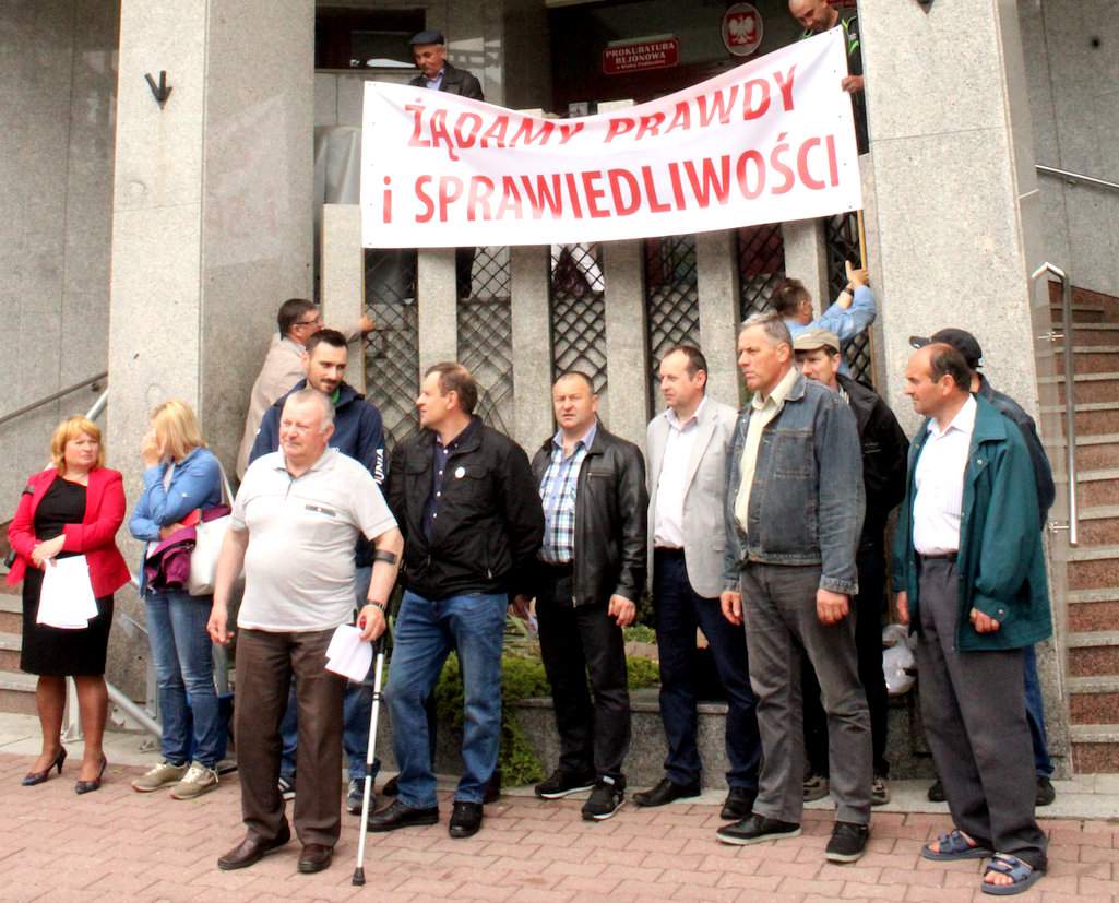 21 maja w Sądzie Rejonowym w Białej Podlaskiej odbyła się kolejna rozprawa dwudziestu rolników, którzy 17 lipca 2018 roku zebrali się w miejscowości Dawidy z powodu zaplanowanego wybijania zdrowych świń. Sprawa jeszcze nie została rozstrzyg­nięta i 25 czerwca br.