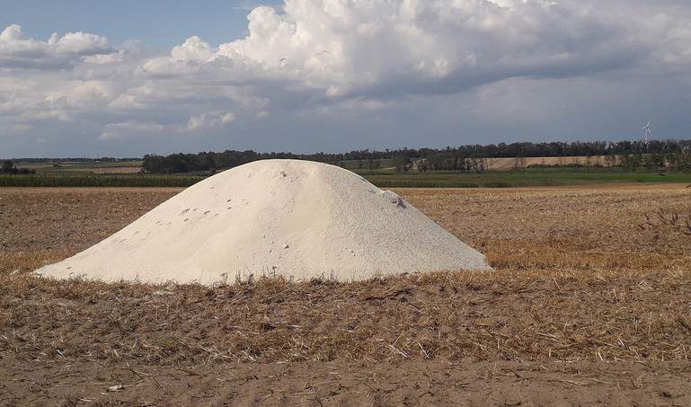 Nawet 300 zł do tony czystego składnika wynosi dopłata do wapnowania gleb dostaną gospodarstwa rolne o powierzchni do 25 ha 