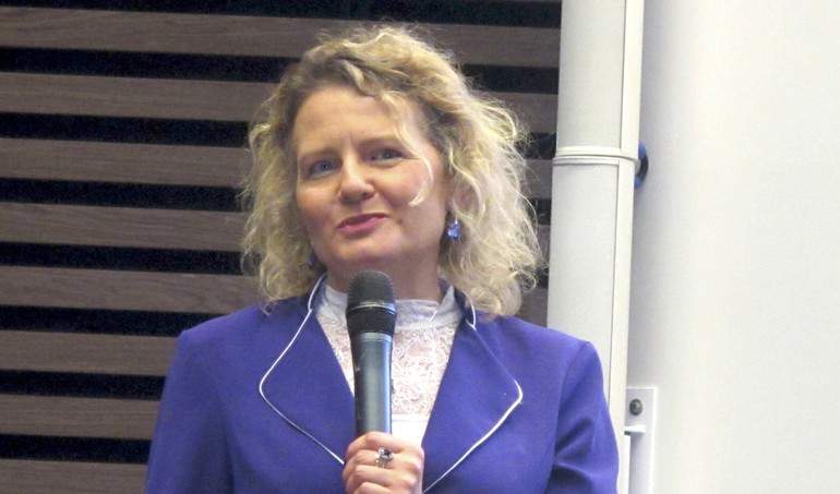  Dr hab. Aneta Suchoń mówiła, że przepisy prawne powinny zmierzać do tego, aby zapewnić ciągłość gospodarowania na dzierżawionych gruntach