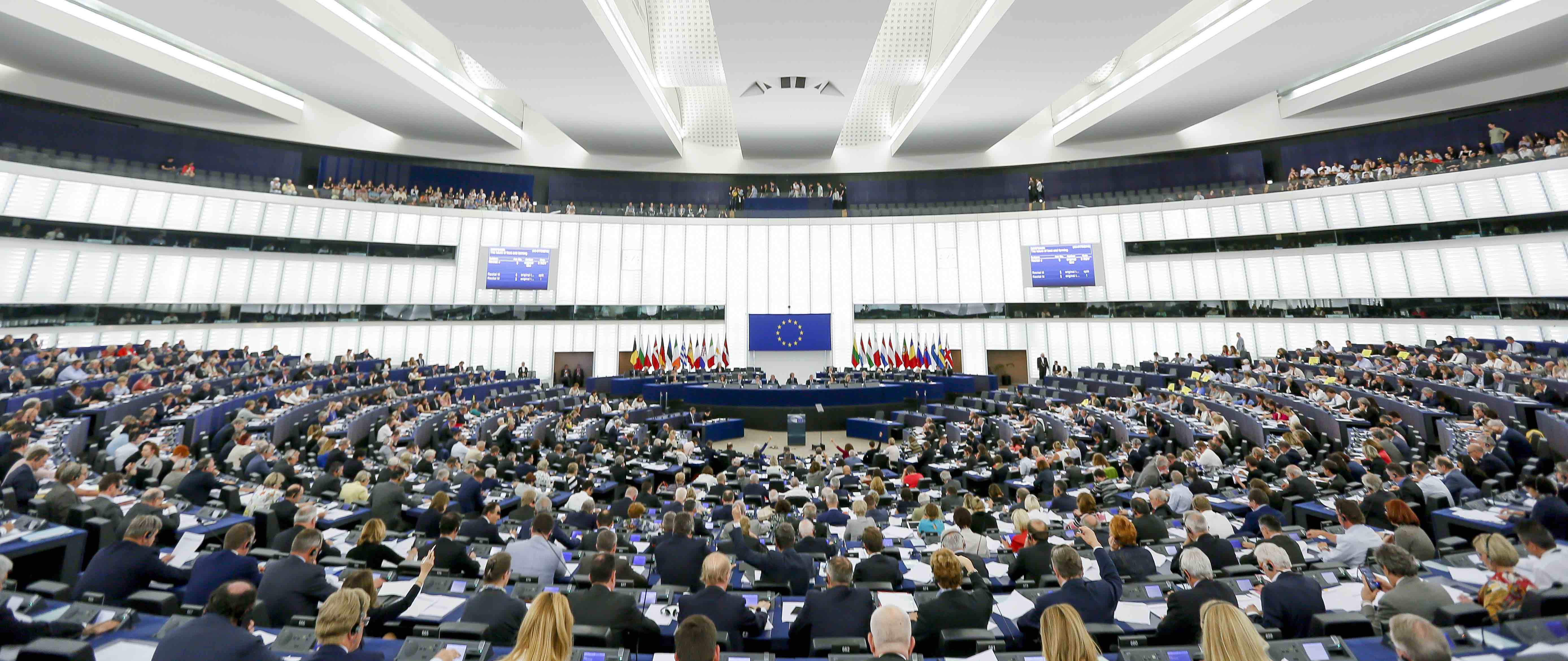 Propozycja zmian w Wieloletniej Perspektywie Finansowej uzyskała poparcie aż 429 europosłów