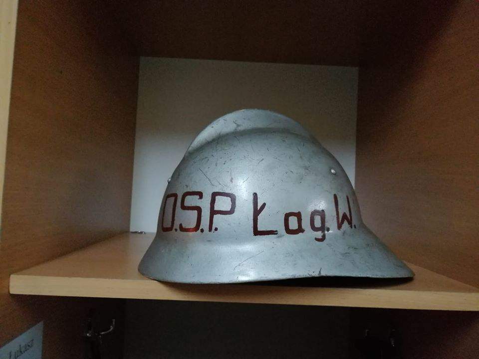 unikatowy hełm strażacki przekazany przez OSP Łagiewniki Wielkie. 