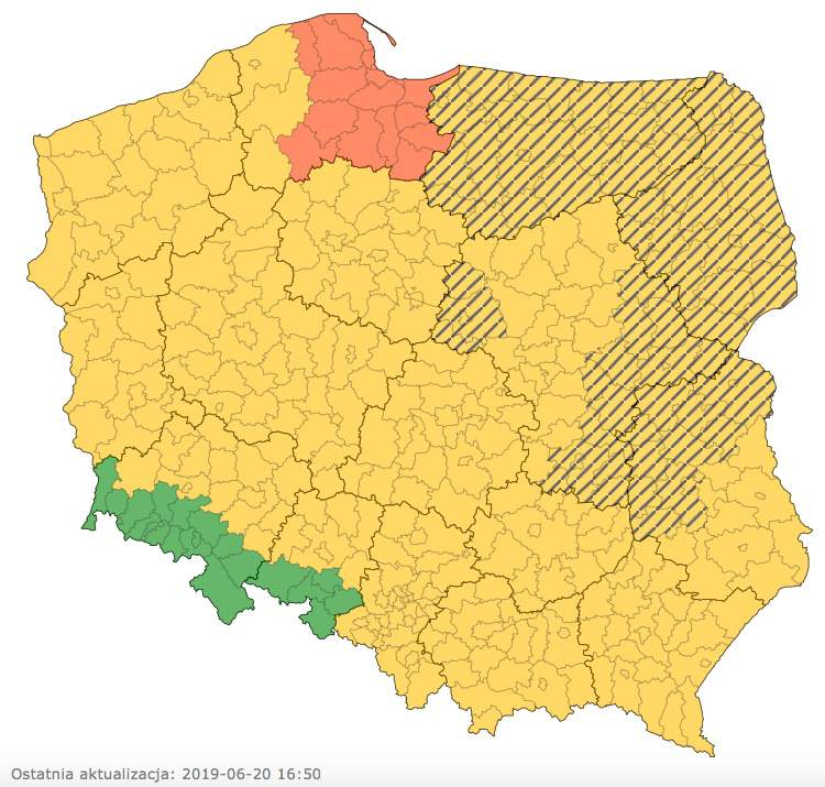 IMGW wydało ostrzeżenia 1 stopnia przed burzami z gradem dla całej Polski z wyjątkiem Karkonoszy. Natomiast dla większości województwa pomorskiego wydano ostrzeżenie 2 stopnia przed burzami z gradem. 