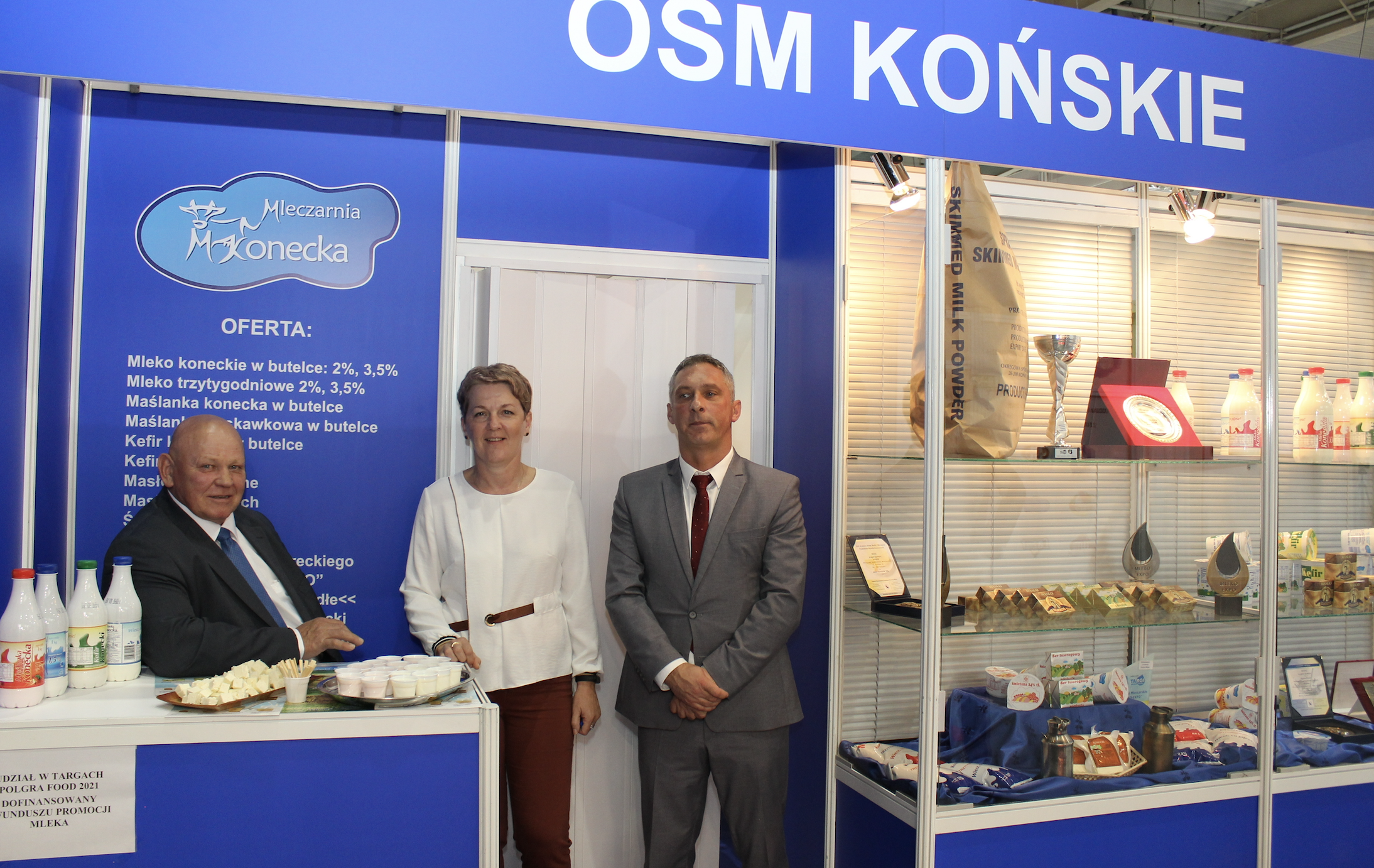 Na stoisku OSM Końskie na klientów czekał prezes Wiesław Stępień wspierany przez Ewę Dekę, kierownik laboratorium i Rafała Amrożego, kierownika ds. handlu