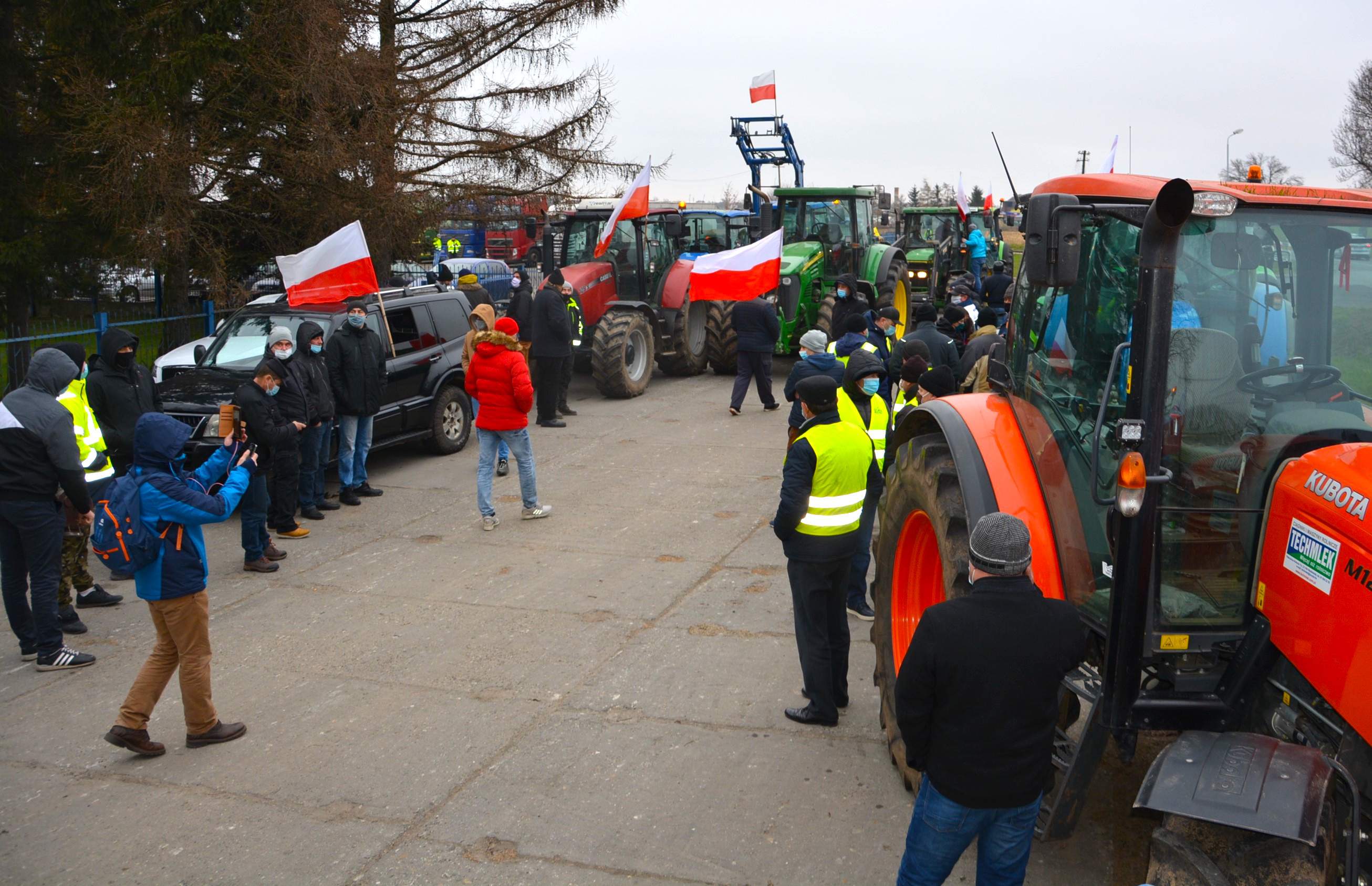Jakie są postulaty rolników protestujących pod cukrownią w Werbkowicach?