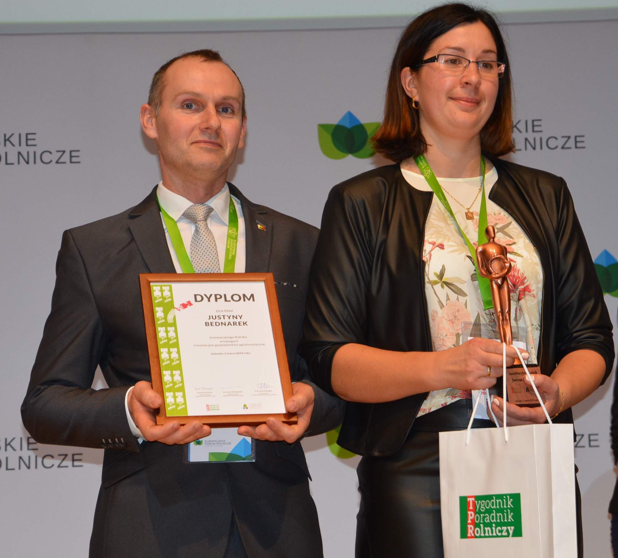 Justyna i Jacek Bednarkowie zdobyli tytuł „Innowacyjnego Rolnika 2019” w kategorii innowacyjne gospodarstwo agroturystyczne (Fot. Krzysztof Janisławski) 