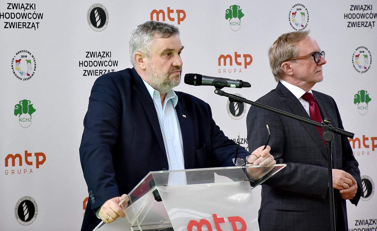 Minister rolnictwa Jan Krzysztof Ardanowski w towarzystwie Przemysława Trawy – prezesa Międzynarodowych Targów Poznańskich
