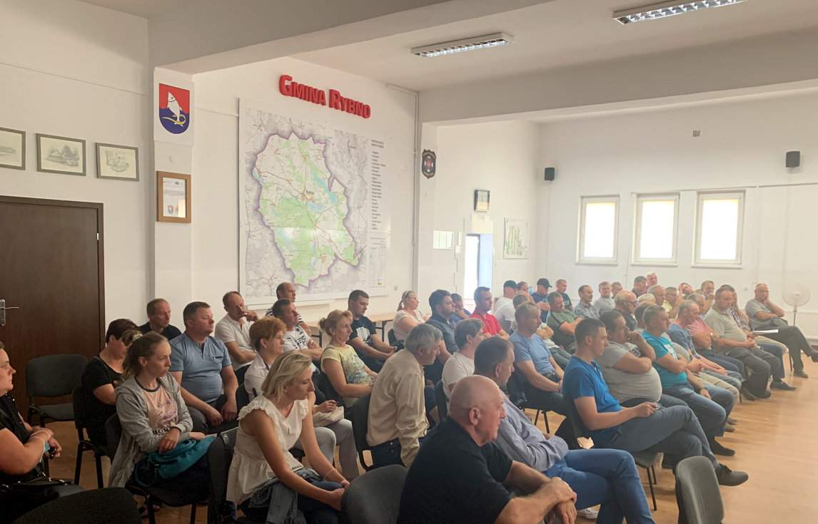 Rolnicy z powiatu działdowskiego zaniepokojeni wystąpieniem ogniska ASF i problemami ze sprzedażą świń spotkali się w Rybnie z przedstawicielami służb weterynaryjnych i samorządu