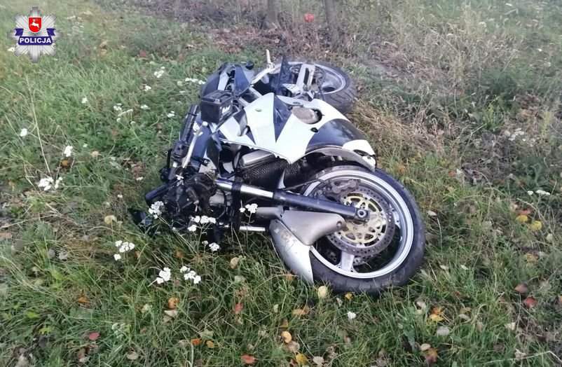 30-letni motocyklista po zderzeniu z ciągnikiem został zabrany do szpitala przez śmigłowiec LPR 