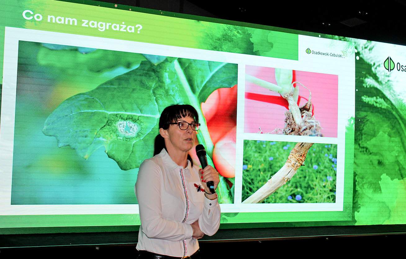 Dr inż. Małgorzata Idkowiak namawiała rolników do stymulowania rzepaku i ostrzegała przed insektycydami