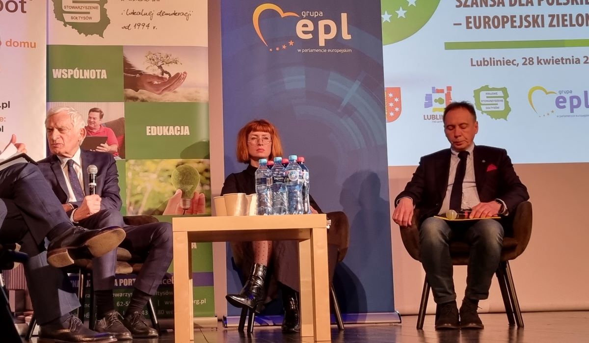 Podczas konferencji rozmawiano o przyszłości polskiej wsi. Jej nieodłącznym elementem powinny być nowoczesne, odpowiadające na potrzeby mieszkańców sołectwa