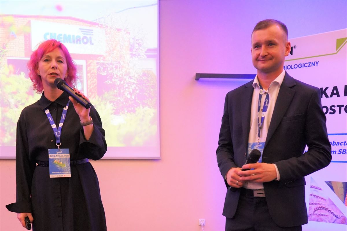 Gospodarzami konferencji Chemirolu byli: dr Alicja Malewicz-Pełczyńska, dyrektor Działu Marketingu i PR oraz Krzysztof Bzdęga – dyrektor ds. zarządzania wiedzą