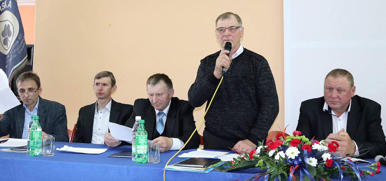 Prezydium Walnego, od lewej: Wojciech Kurzyński, Piotr Nowakowski – asesorowie, Józef Kozielski – sekretarz, Wojciech Cichosz i Szczepan Mirowski – przewodniczący zebrania