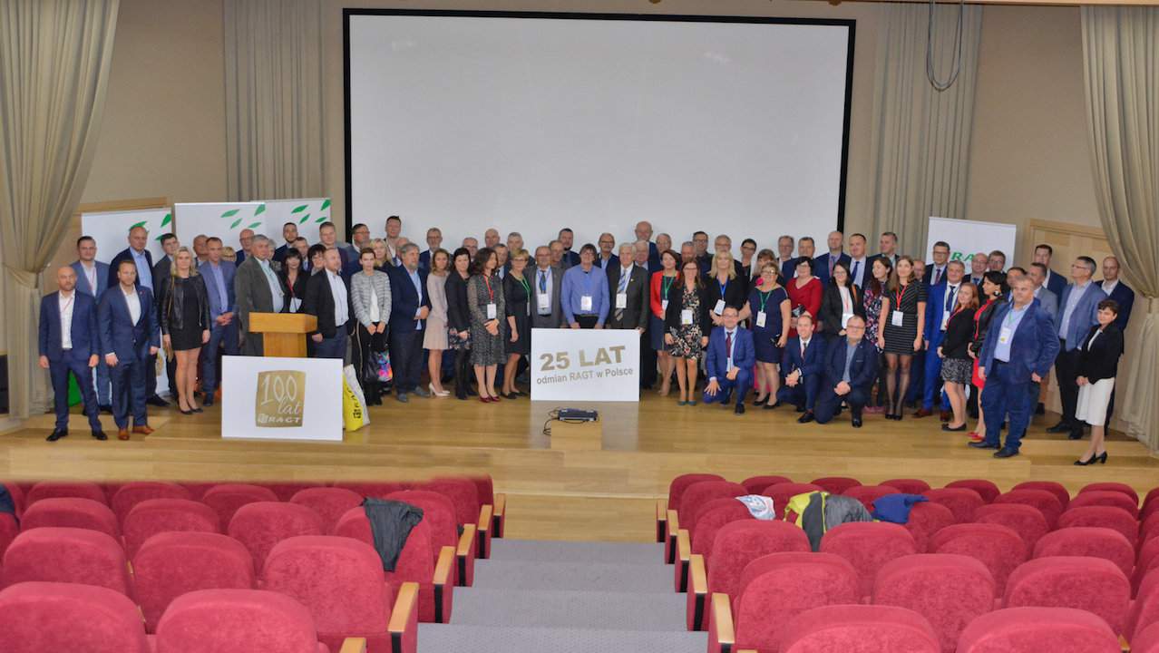 Wspólne zdjęcie uczestników jubileuszu 25-lecia RAGT w Polsce